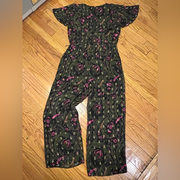 Anthropologie Ett Twa Brenda Jumpsuit Green Gold Floral Flutter Sleeve Size 8 - Picture 16 of 16